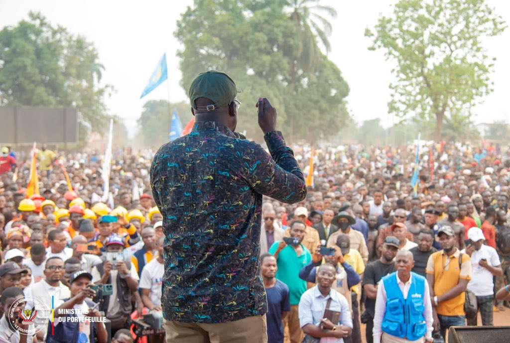 Sud-Ubangi : Jean-Lucien Bussa appelle la jeunesse à rejoindre l'armée