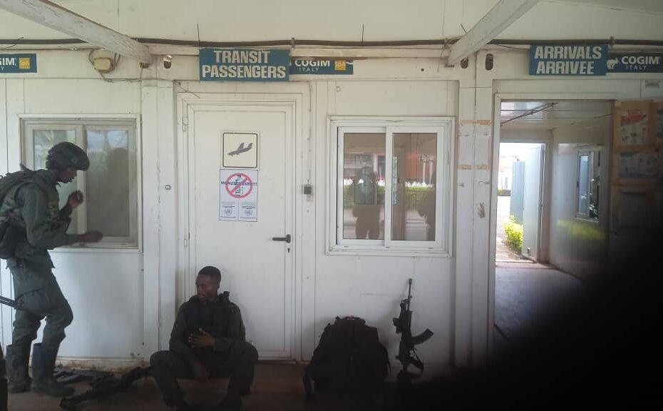 des rebelles du m23 à l'aéroport de kavumu au sud kivu