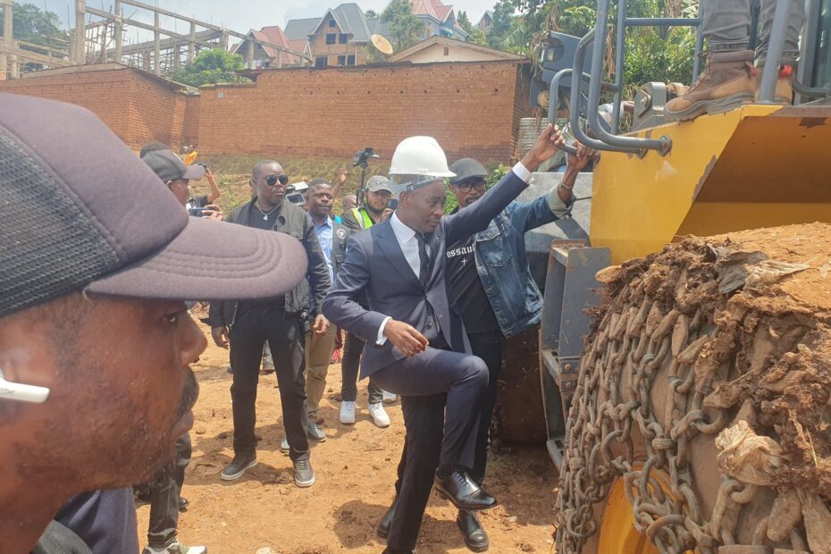 le gouverneur purusi lance les travaux de réhabilitation de la route bagira kabare longue de 6,5 km à bukavu, mardi 11 février 2025