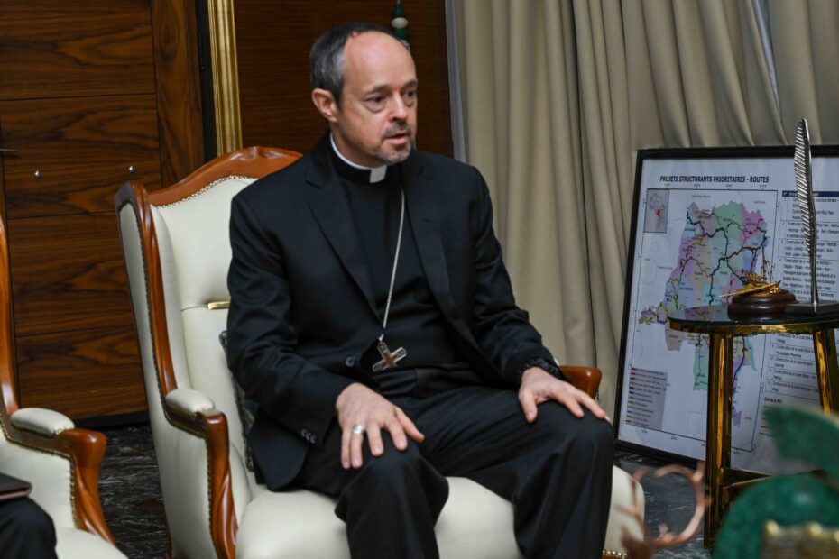 le nonce apostolique mgr mitja leskovar, reçu à kinshasa par félix tshisekedi, mardi 25 février 2025