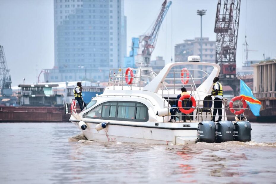taxi fluvial à kinshasa